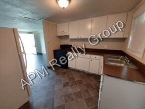 Building Photo - 2718 Howell Ct
