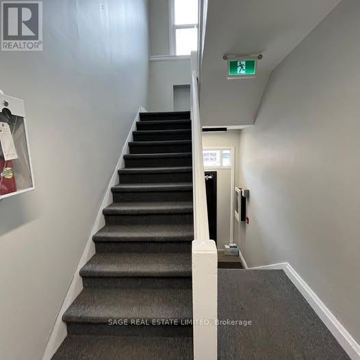 Photo du bâtiment - 90-90 Locke St S