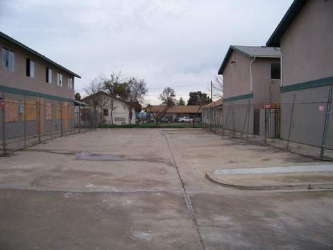 Building Photo - Oak Village