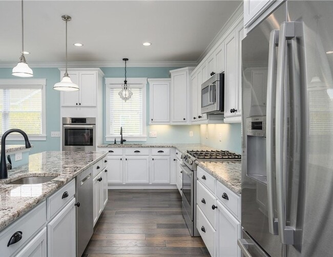 Building Photo - HILTON HEAD LAKES