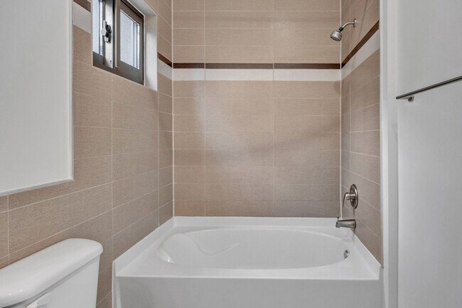 Interior Photo - 1045 Piedmont Avenue Apartments