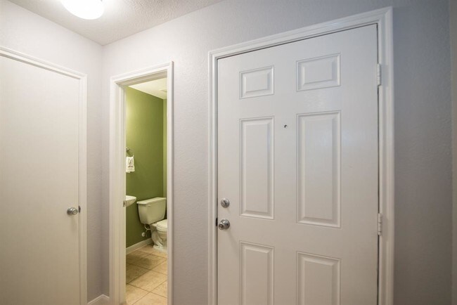 Foto del edificio - 16141 Sweetwater Fields Ln