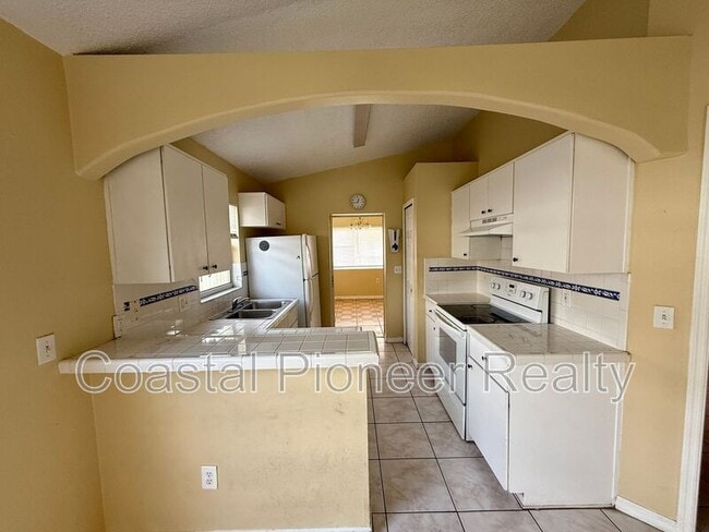 Building Photo - 1002 Golfside Ct