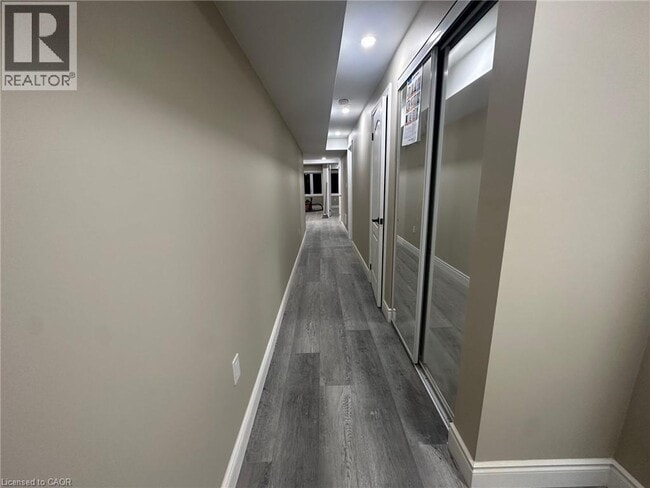 Photo du bâtiment - 65 Anderson Rd