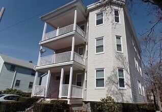 Building Photo - 36 Seymour St