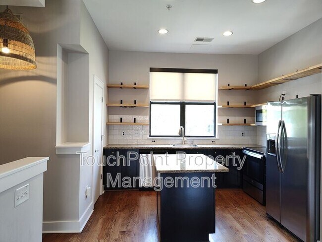 Foto del edificio - 926 E 8th St