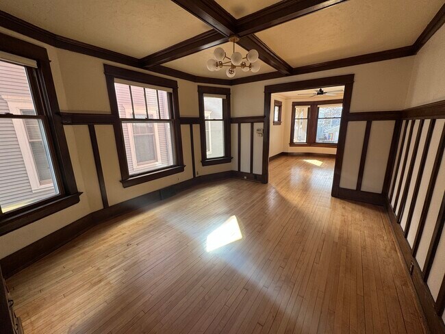 Foto del edificio - 2992 S Wentworth Ave