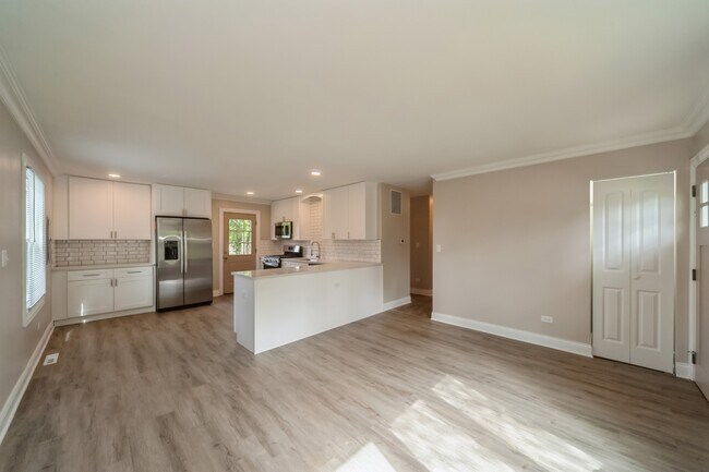 Foto del edificio - 118 E Streamwood Blvd