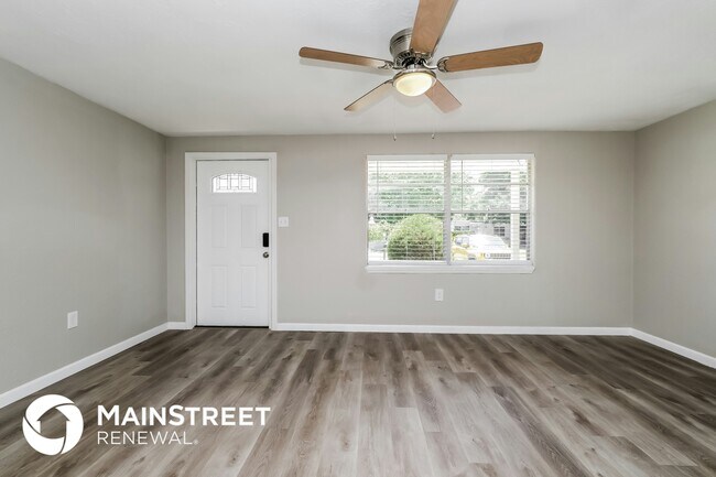 Foto del edificio - 7323 Cypress Dr