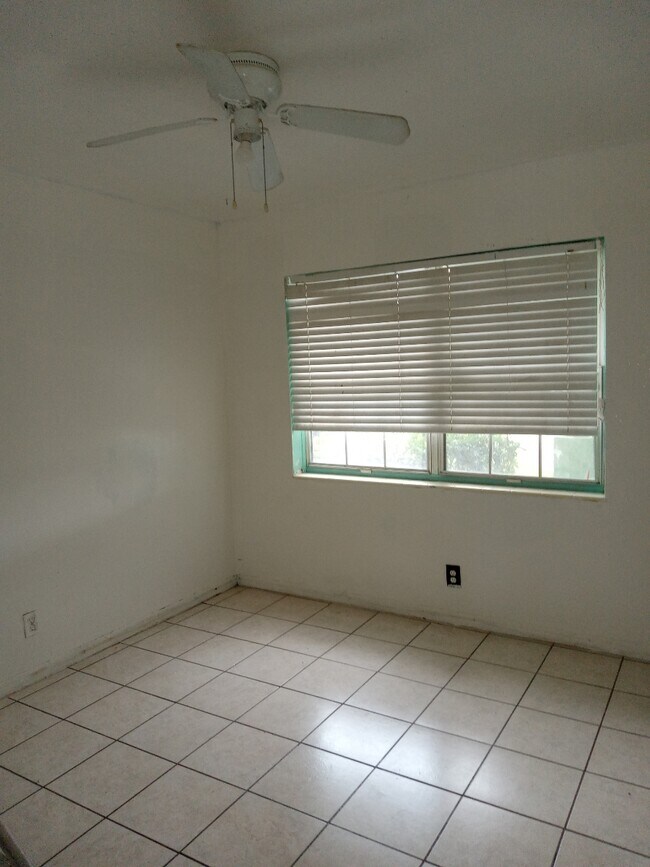 Foto del edificio - 1831 SW 65th Ave