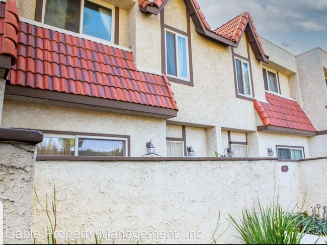 Building Photo - 27656 Ironstone Dr