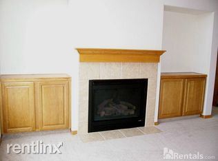 Building Photo - 3 br, 3 bath Townhome - 1121 Bellview Drive