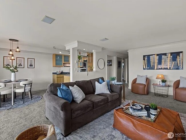 Living - 701 122nd Ave NE