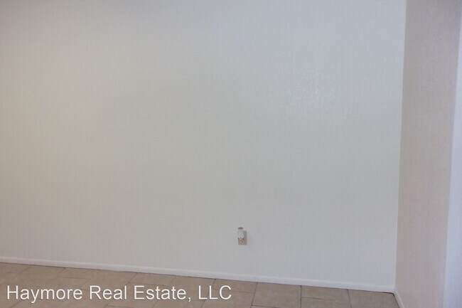 Building Photo - 2 br, 1 bath House - 1330 Plaza Merito #C