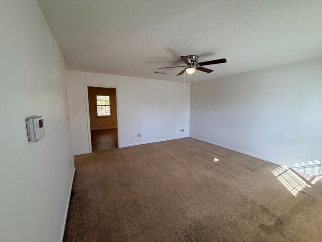 Building Photo - 2206 Pulaski Cir