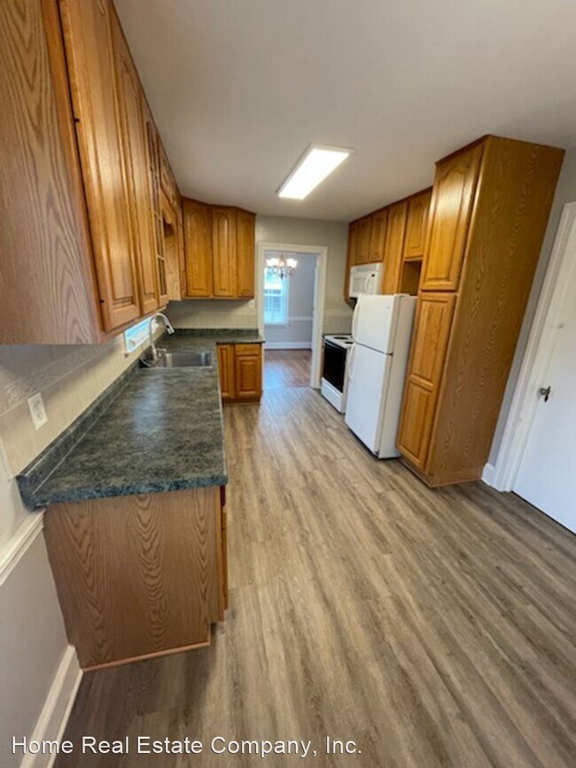 Building Photo - 3 br, 2 bath House - 1021 N. Peace Haven Road