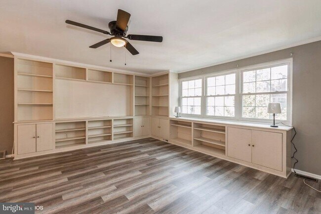 Building Photo - 6738 Emlen St