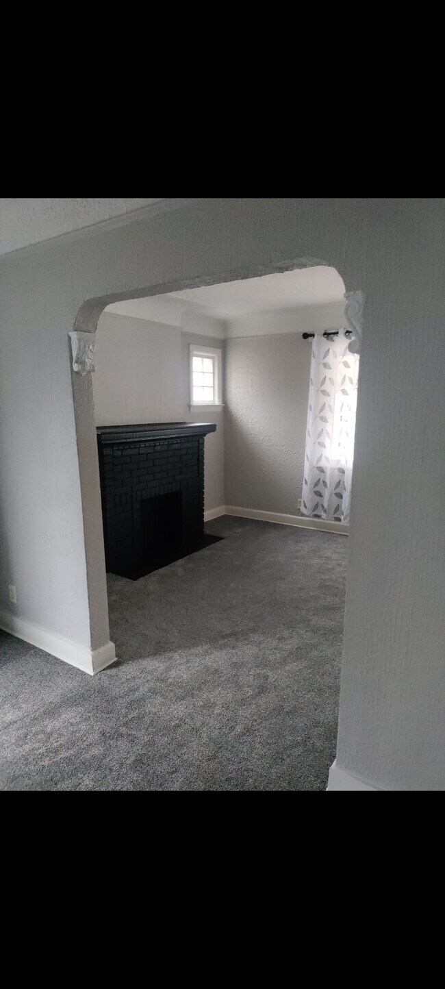 Foto del edificio - 6829 Abington Ave