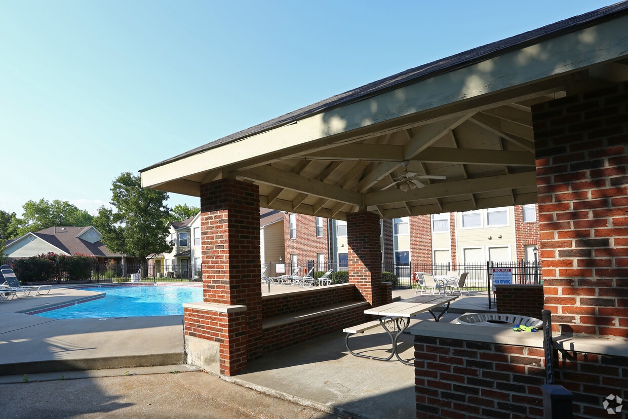 Peachtree Apartments Apartments Chesterfield, MO