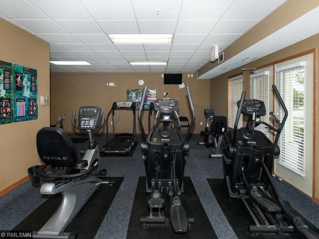 Foto del edificio - 2103 Silver Bell Rd