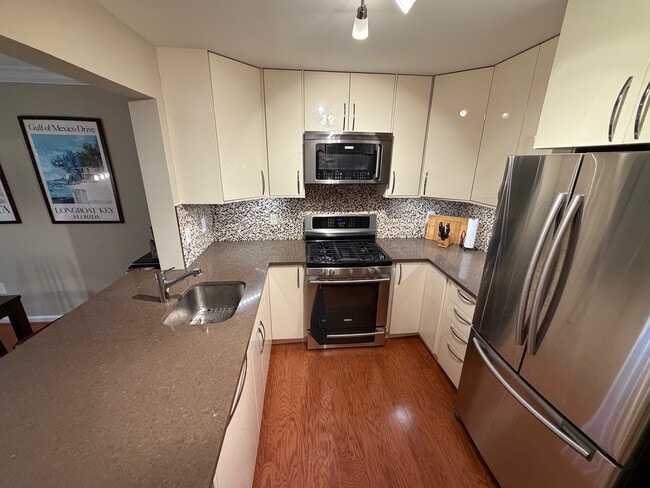 Cocina - 5565 Seminary Rd