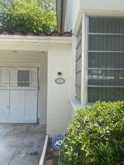 Building Photo - 221 Candia Ave