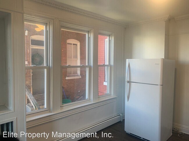 Building Photo - 5 br, 1 bath House - 913 W. Princess St.