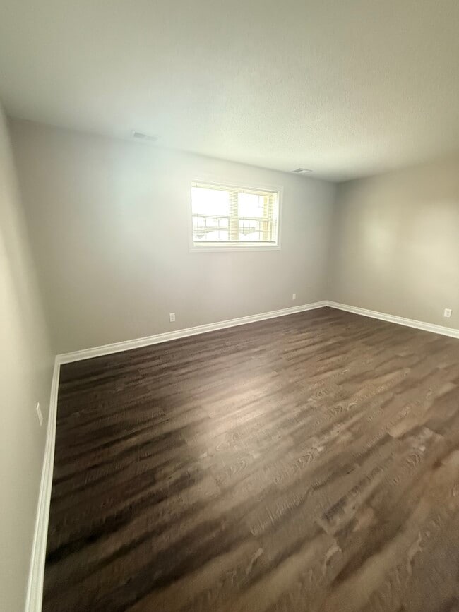 Building Photo - Lake View Shores Apartments