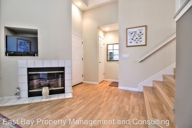 Building Photo - 3 br, 2.5 bath House - 1107 Angel Fish Ter...