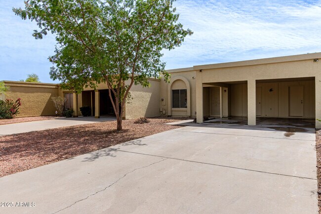 Building Photo - 747 W Rice Dr
