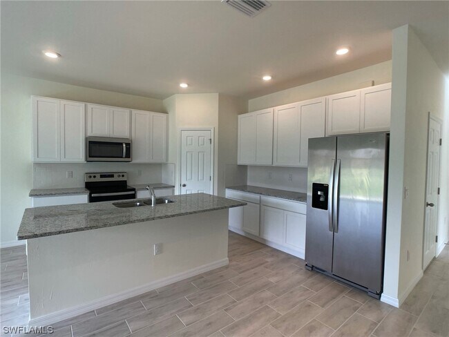 Foto del edificio - 4451 30th St SW