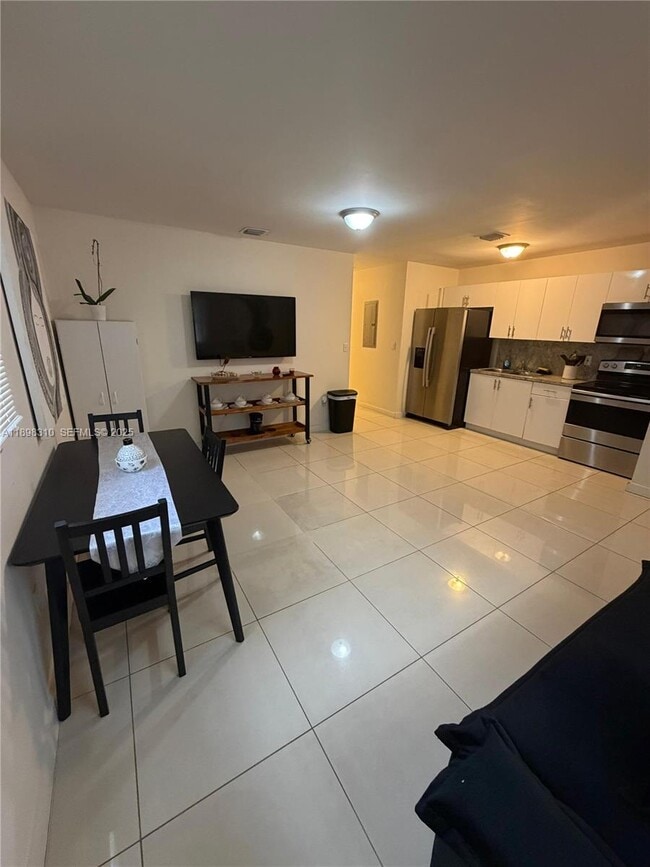 Foto del edificio - 1132 NW 38th St