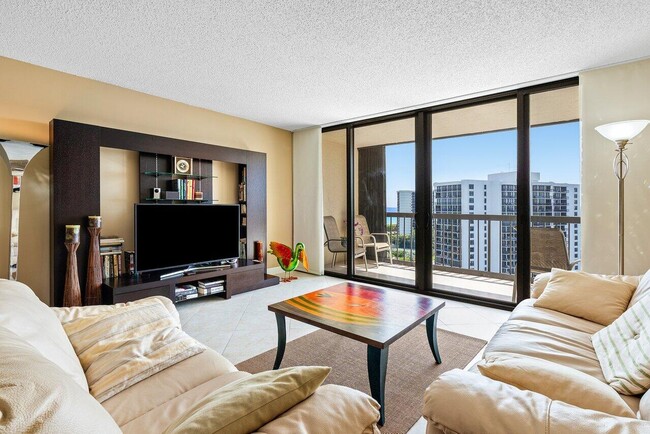 Foto del edificio - 4740 S Ocean Blvd