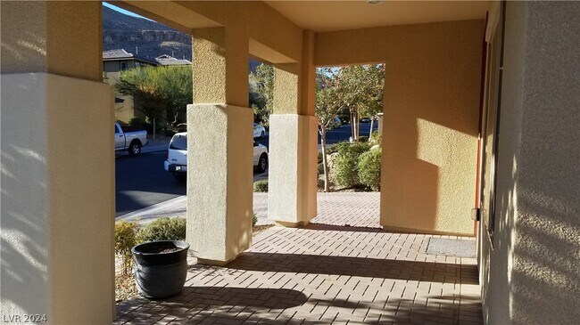 Foto del edificio - 5748 Shadow Bend Dr