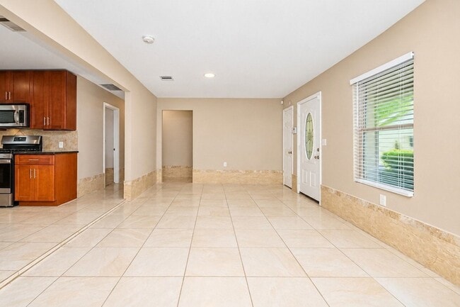 Building Photo - 6010 Cypress St