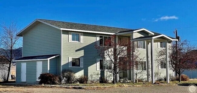 Building Photo - 402 5th Ave SE