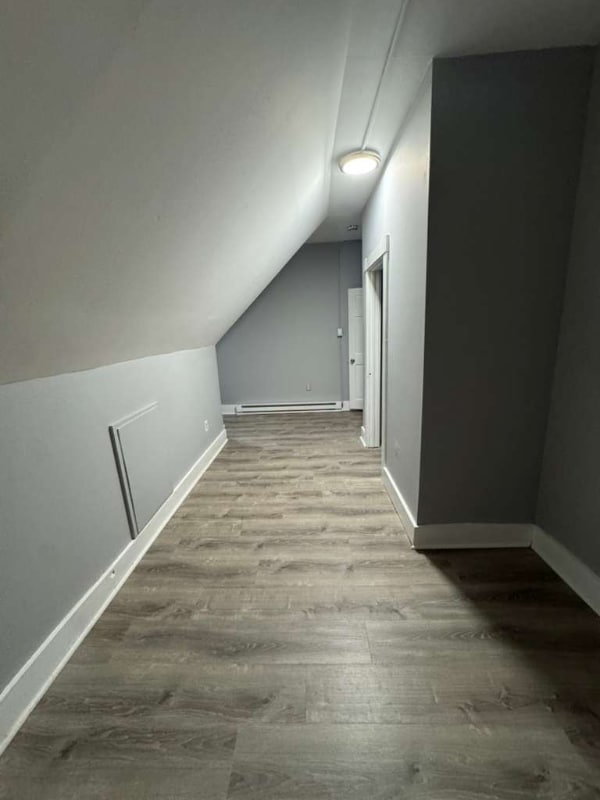 Foto del edificio - 166-168-168 W Main St