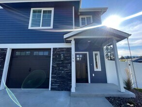 Building Photo - 139 E Lobo Lp