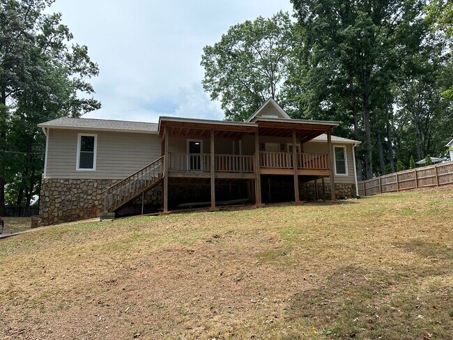 Building Photo - 147 W Putnam Ferry Rd