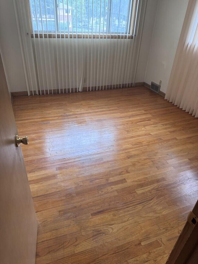 Foto del edificio - 7721 W Lisbon Ave