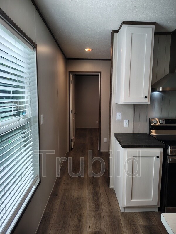 Foto del edificio - 4 Poole Cir