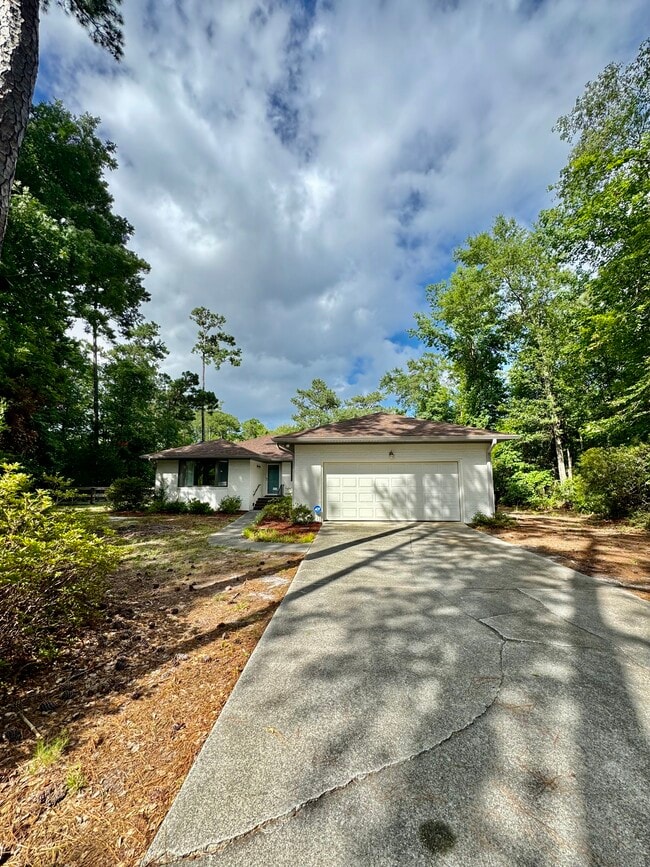 Photo - 303 Long Leaf Dr House