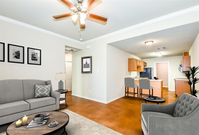 Foto del edificio - 810 Maple Ave