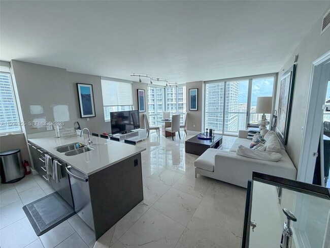 Building Photo - 500 Brickell Ave