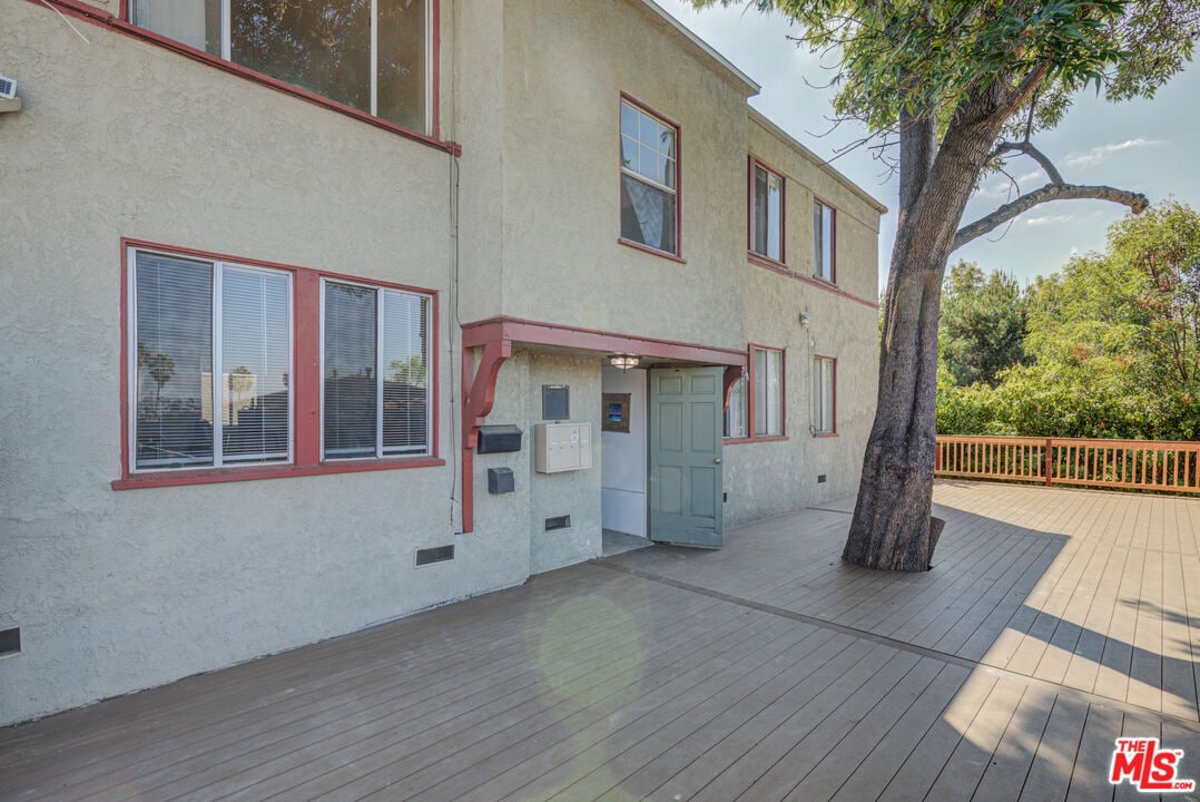 Primary Photo - 2710 Bellevue Ave