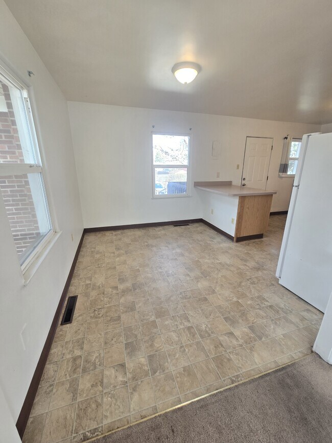 Foto del edificio - 3820 Meadow Ln