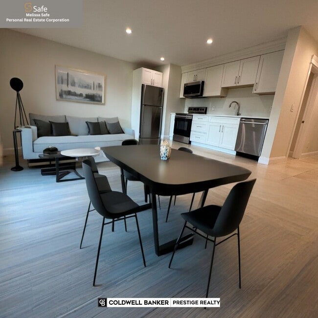 Building Photo - 698 Westhyde Pl