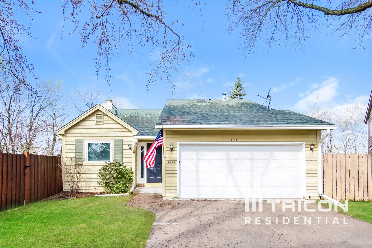 Foto principal - 1444 Willow Creek Ln