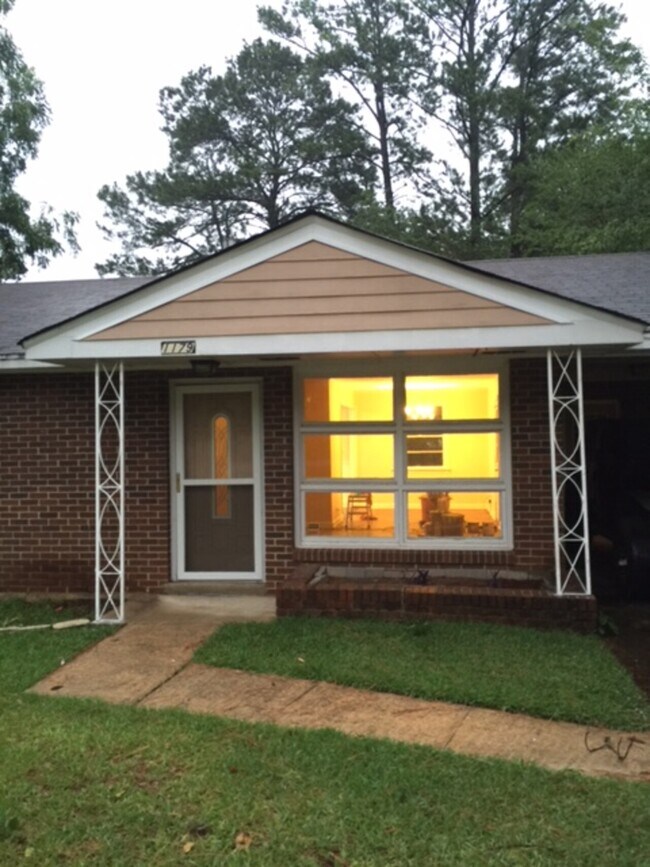 Foto del edificio - 1179 Lakewood Drive