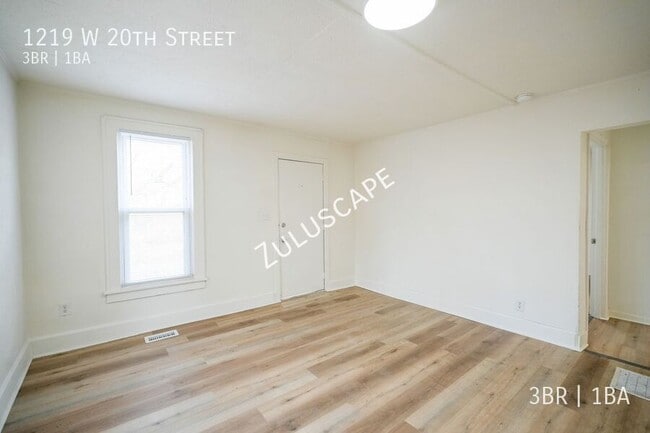 Building Photo - 1219 W 20th St
